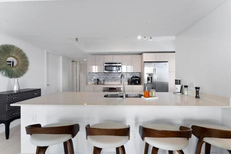 Hallandale Beach Hideaway - Hallandale Beach, Florida