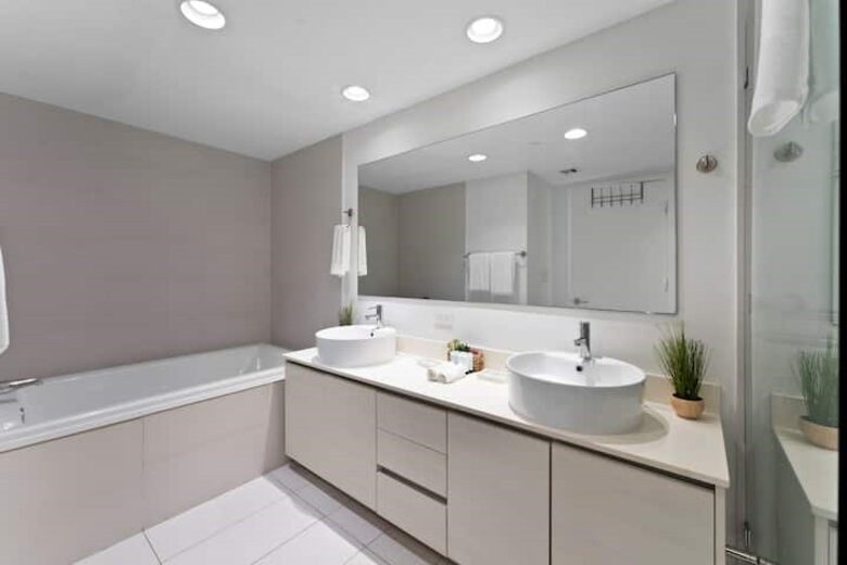 Hallandale Beach Hideaway - Hallandale Beach, Florida