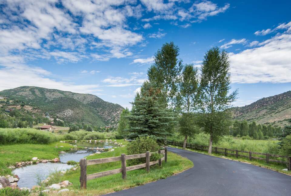 Stunner in Aspen/Snowmass - 25 Acre Mountain Perfection - Snowmass, Colorado