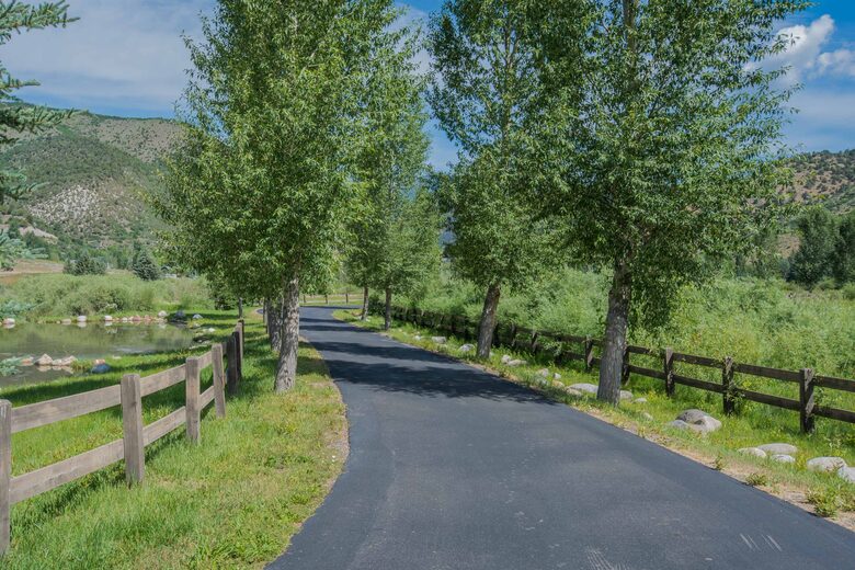 Stunner in Aspen/Snowmass - 25 Acre Mountain Perfection - Snowmass, Colorado