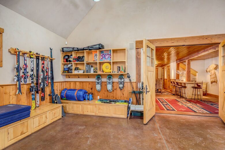 Stunner in Aspen/Snowmass - 25 Acre Mountain Perfection - Snowmass, Colorado