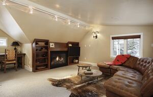 Stunner in Aspen/Snowmass - 25 Acre Mountain Perfection