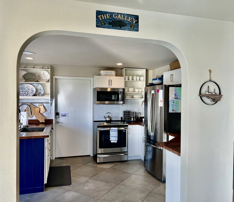 Entrance of kitchen at dining room.