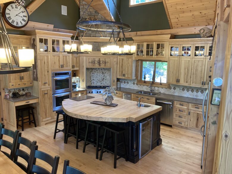 Gourmet kitchen