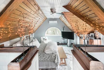 Polished Guest Suite with a Balcony in Charleston - Charleston, South Carolina