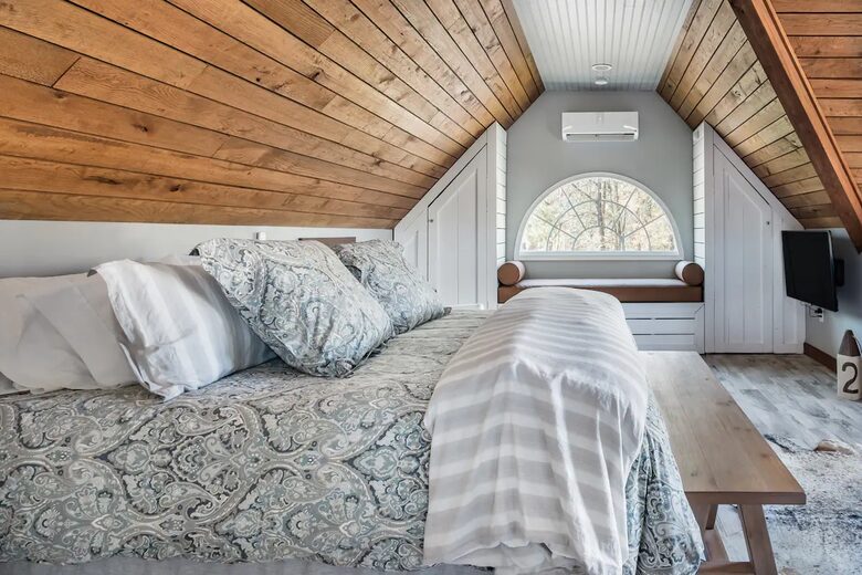Polished Guest Suite with a Balcony in Charleston - Charleston, South Carolina