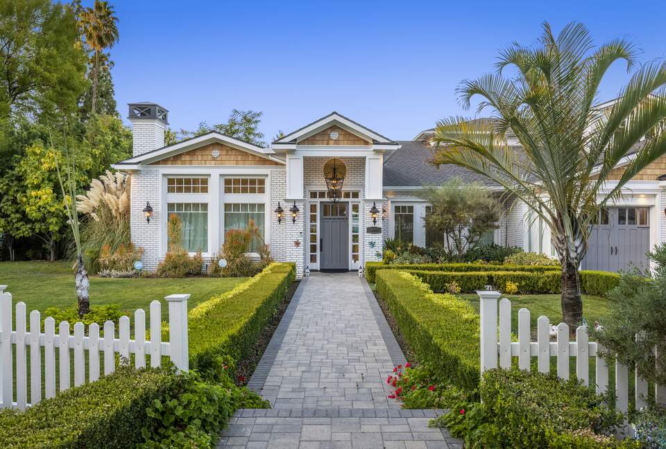 Villa Cassandra - Tarzana, California