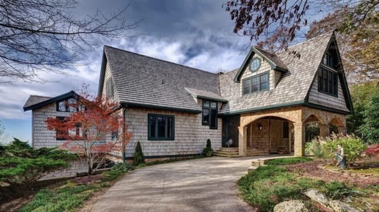 Highlands Home with Stunning Blue Valley Views - Highlands, North Carolina