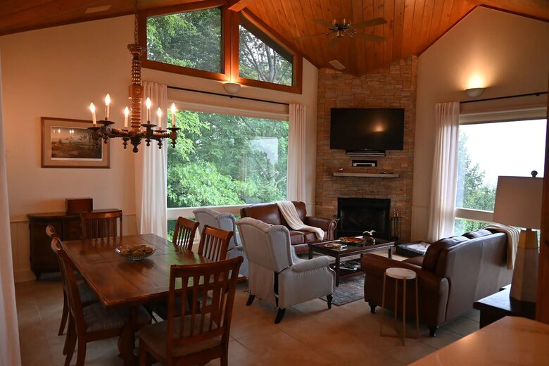 Highlands Home with Stunning Blue Valley Views - Highlands, North Carolina
