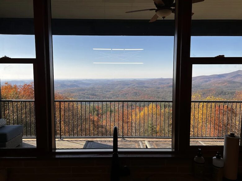 Highlands Home with Stunning Blue Valley Views - Highlands, North Carolina