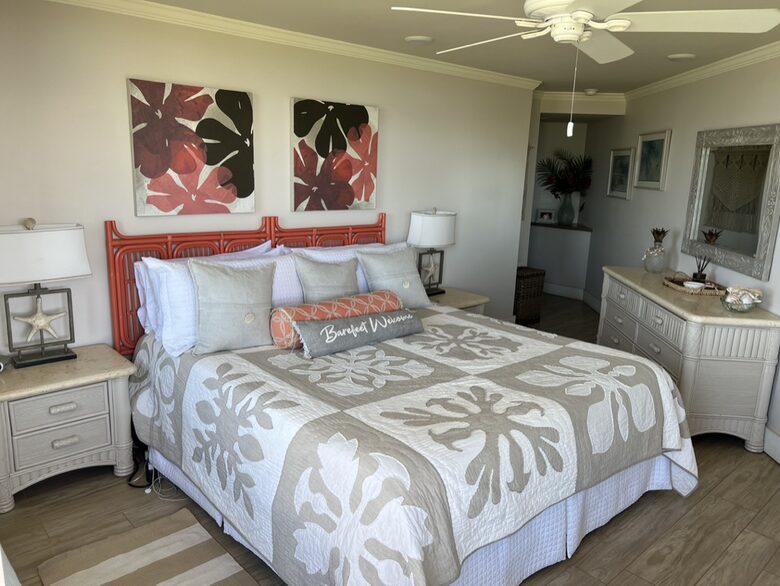 Master bedroom, king bed, attached bath