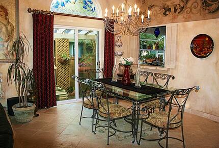 Gateway to Napa Valley With A Billion Dollar View Villa - Vallejo, California