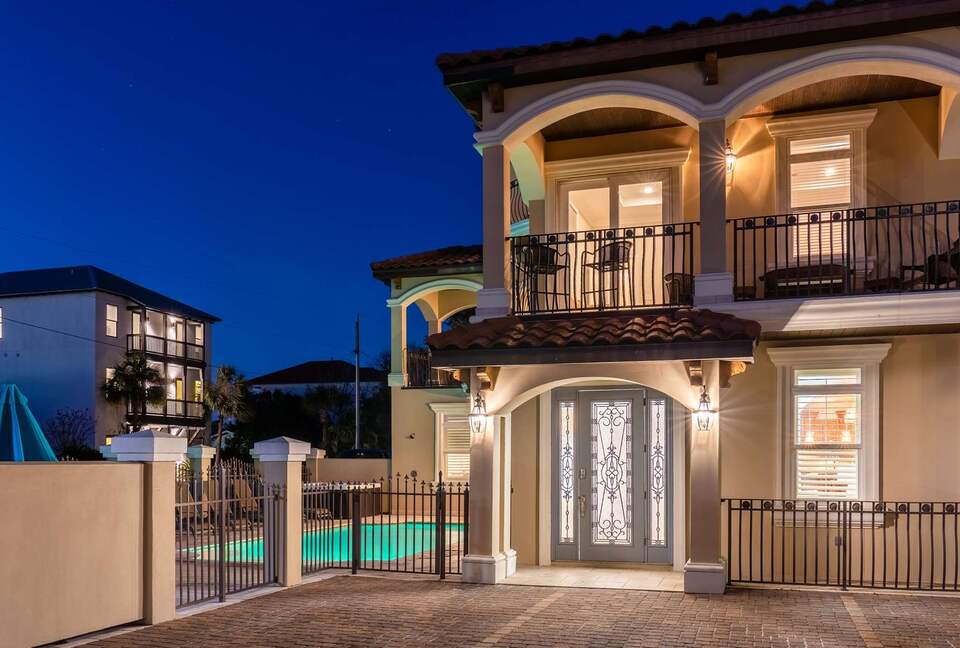 Sun Kissed Beach Retreat | One Block to Private Beach Access - Miramar Beach, Florida