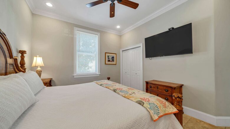 Sun Kissed Beach Retreat | One Block to Private Beach Access - Miramar Beach, Florida