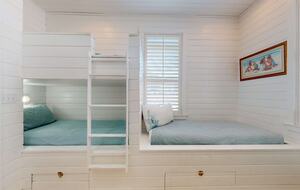 Sun Kissed Beach Retreat | One Block to Private Beach Access - Miramar Beach, Florida
