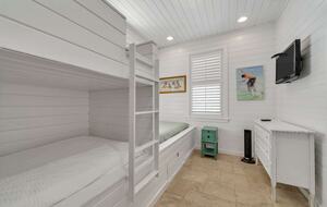 Sun Kissed Beach Retreat | One Block to Private Beach Access - Miramar Beach, Florida