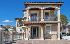 Sun Kissed Beach Retreat | One Block to Private Beach Access - Miramar Beach, Florida