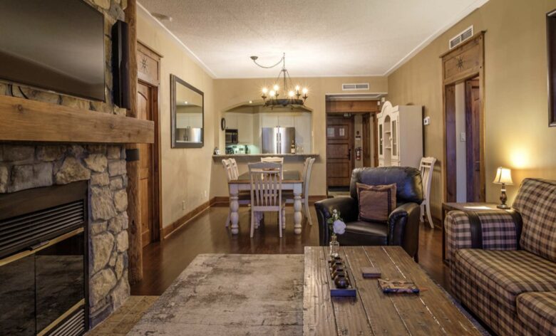 Luxurious Ski In Ski Out 2 Bedroom Equinoxe Tremblant - Mont-Tremblant, Canada