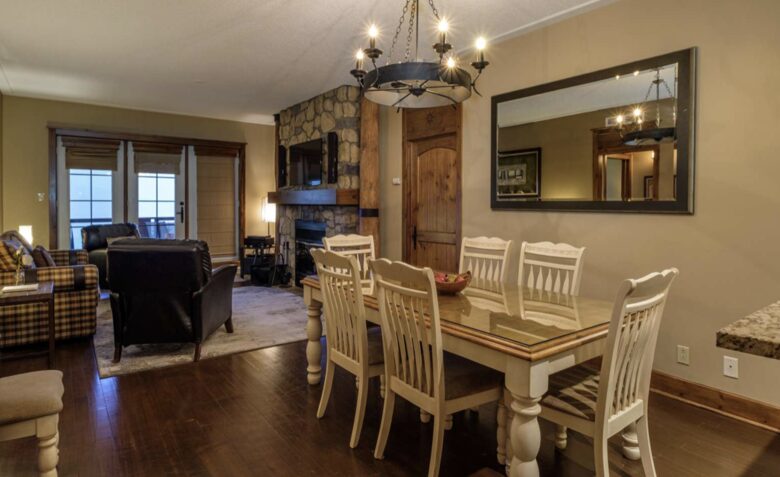 Luxurious Ski In Ski Out 2 Bedroom Equinoxe Tremblant - Mont-Tremblant, Canada