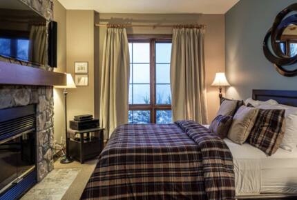 Luxurious Ski In Ski Out 2 Bedroom Equinoxe Tremblant - Mont-Tremblant, Canada