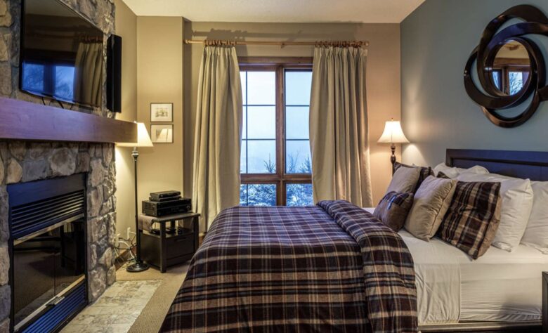Luxurious Ski In Ski Out 2 Bedroom Equinoxe Tremblant - Mont-Tremblant, Canada