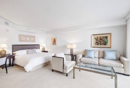 Honolulu Residential-Style Suite - Honolulu, Hawaii