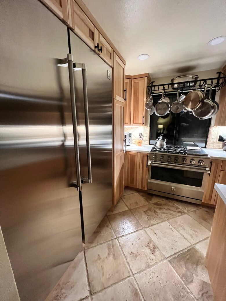 Fridge & Stove
