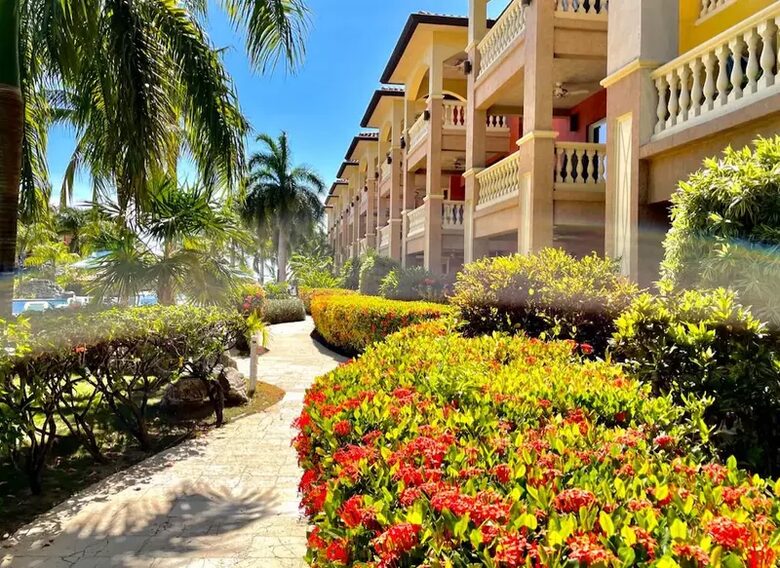 Infinity Bay Spa and Beach Resort, West Bay Beach - Roatan, Honduras - Infinity Bay Resort, Honduras
