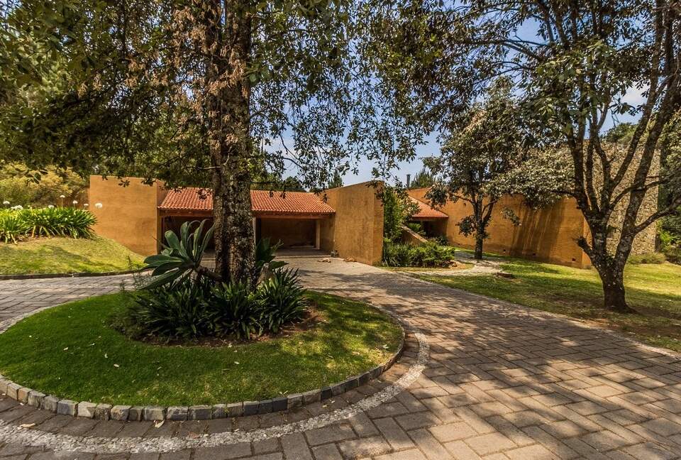 Mexican Contemporary Hacienda - Valle de Bravo, Mexico