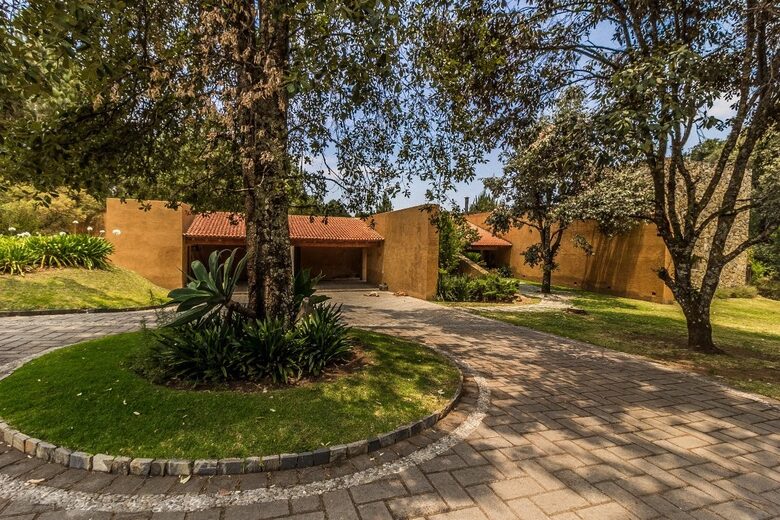 Mexican Contemporary Hacienda - Valle de Bravo, Mexico