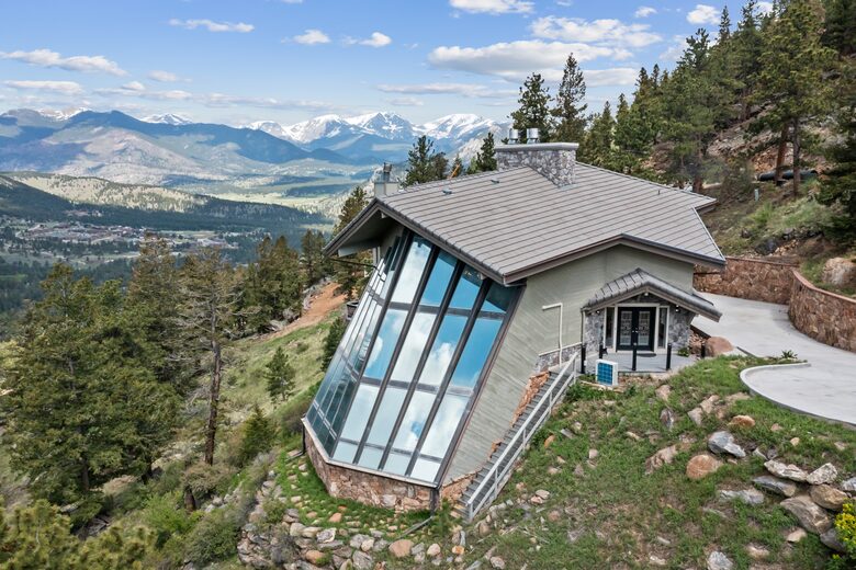 Breathtaking Luxury Mountain Retreat - Estes Park, Colorado