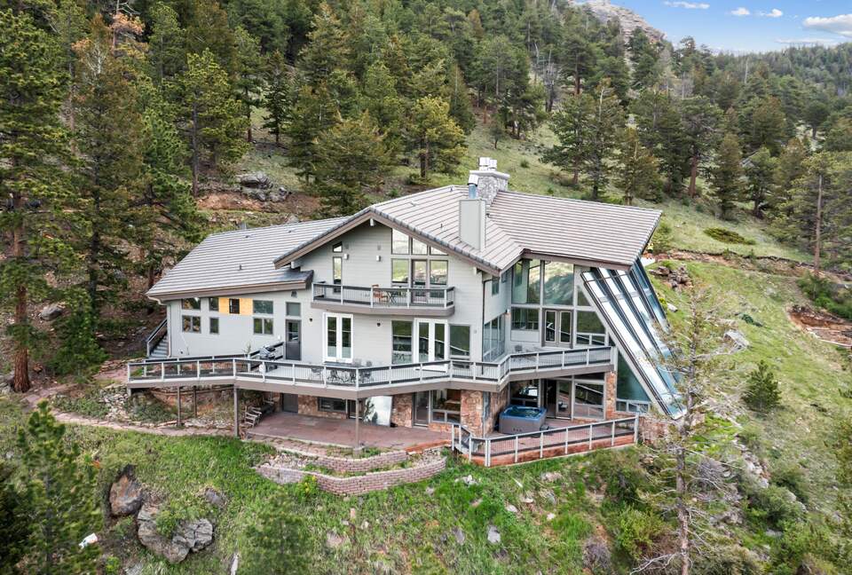 Breathtaking Luxury Mountain Retreat - Estes Park, Colorado
