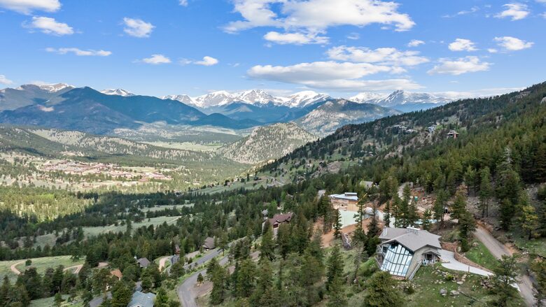 Breathtaking Luxury Mountain Retreat - Estes Park, Colorado