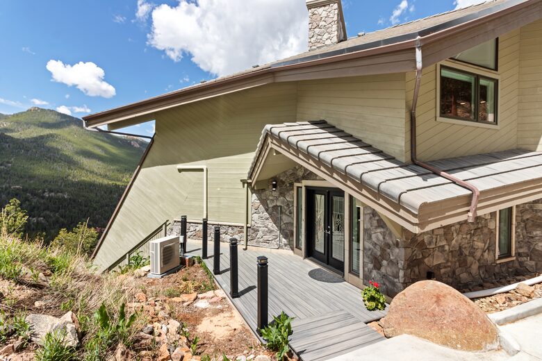 Breathtaking Luxury Mountain Retreat - Estes Park, Colorado