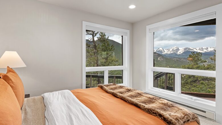 Breathtaking Luxury Mountain Retreat - Estes Park, Colorado
