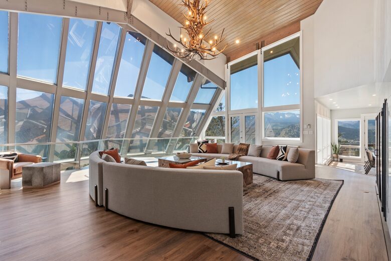 Breathtaking Luxury Mountain Retreat - Estes Park, Colorado