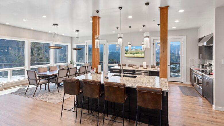 Breathtaking Luxury Mountain Retreat - Estes Park, Colorado
