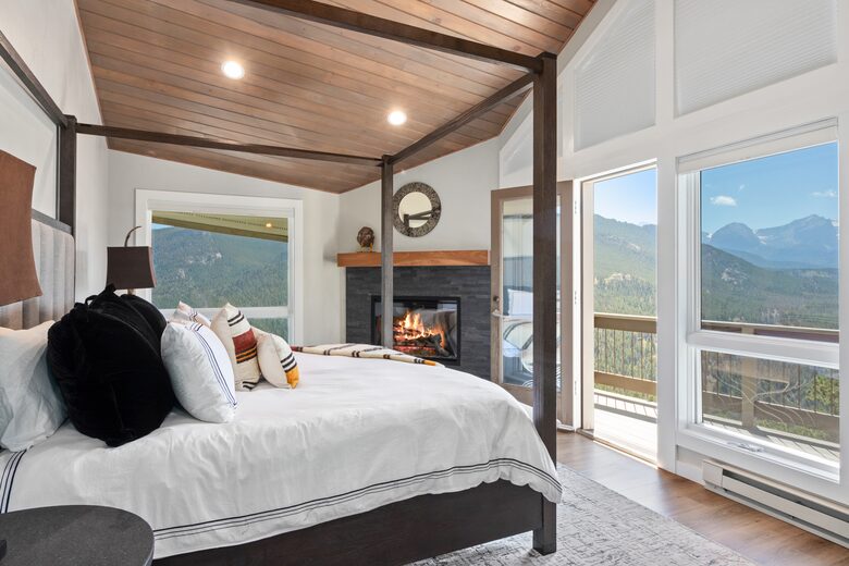 Breathtaking Luxury Mountain Retreat - Estes Park, Colorado