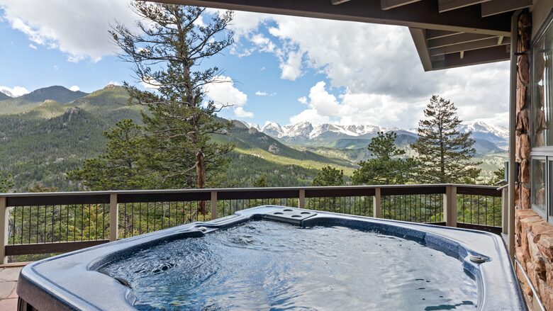 Breathtaking Luxury Mountain Retreat - Estes Park, Colorado