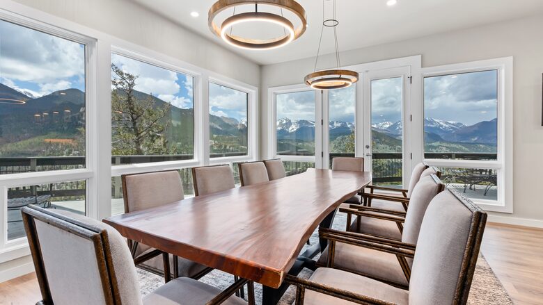 Breathtaking Luxury Mountain Retreat - Estes Park, Colorado