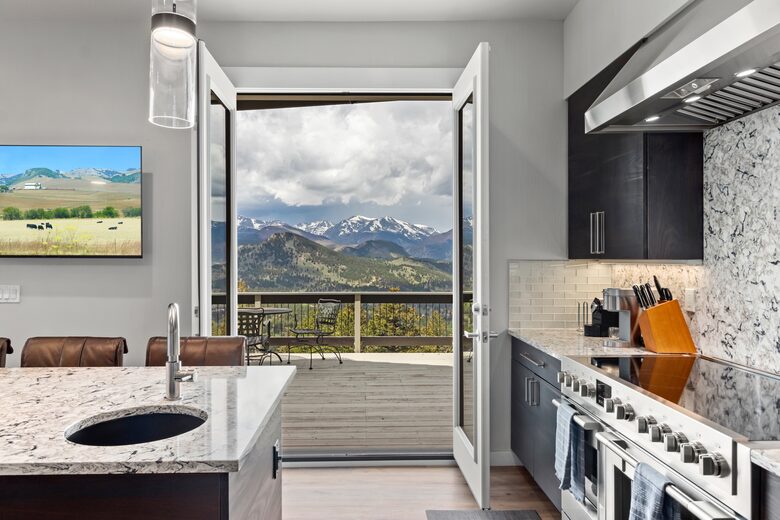 Breathtaking Luxury Mountain Retreat - Estes Park, Colorado