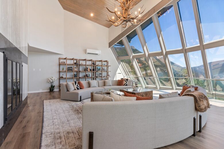 Breathtaking Luxury Mountain Retreat - Estes Park, Colorado