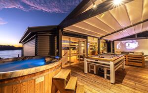Garrett View Villa - Onetangi, Waiheke Island, New Zealand