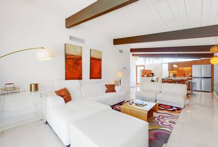 Midcentury Modern Escape - Palm Springs, California