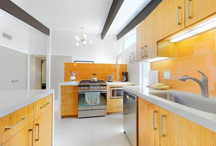 Midcentury Modern Escape - Palm Springs, California