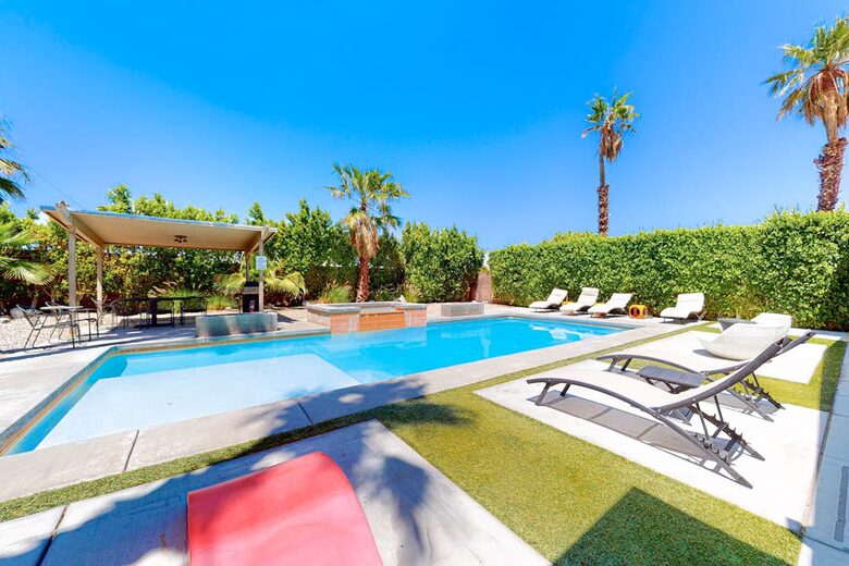 Midcentury Modern Escape - Palm Springs, California