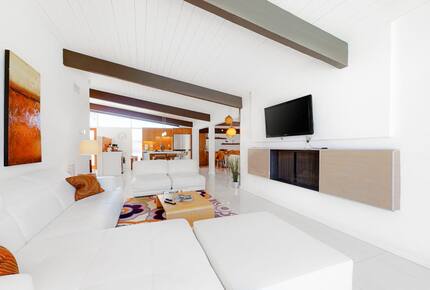 Midcentury Modern Escape - Palm Springs, California