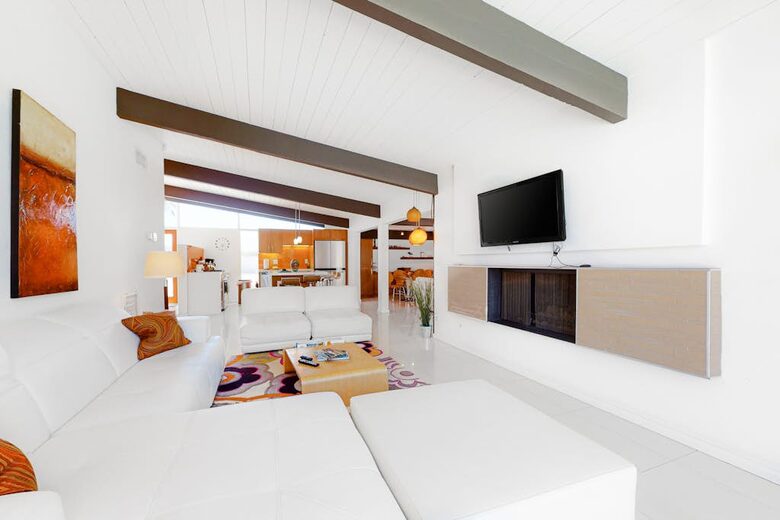 Midcentury Modern Escape - Palm Springs, California