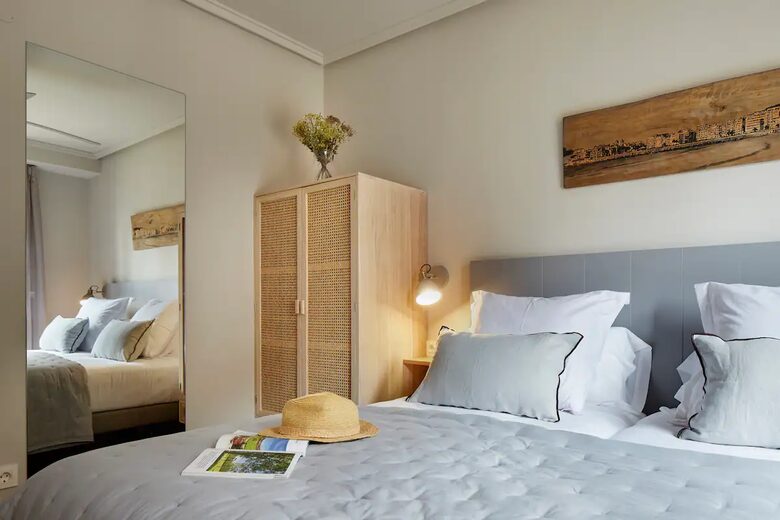 Miraconcha Shores Beachfront in San Sebastián (1 block from Nobu Hotel) - Donostia-San Sebastian, Spain