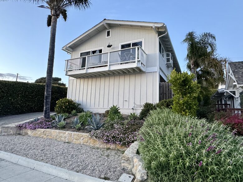 Stylish Family Beach Villa - Summerland, California